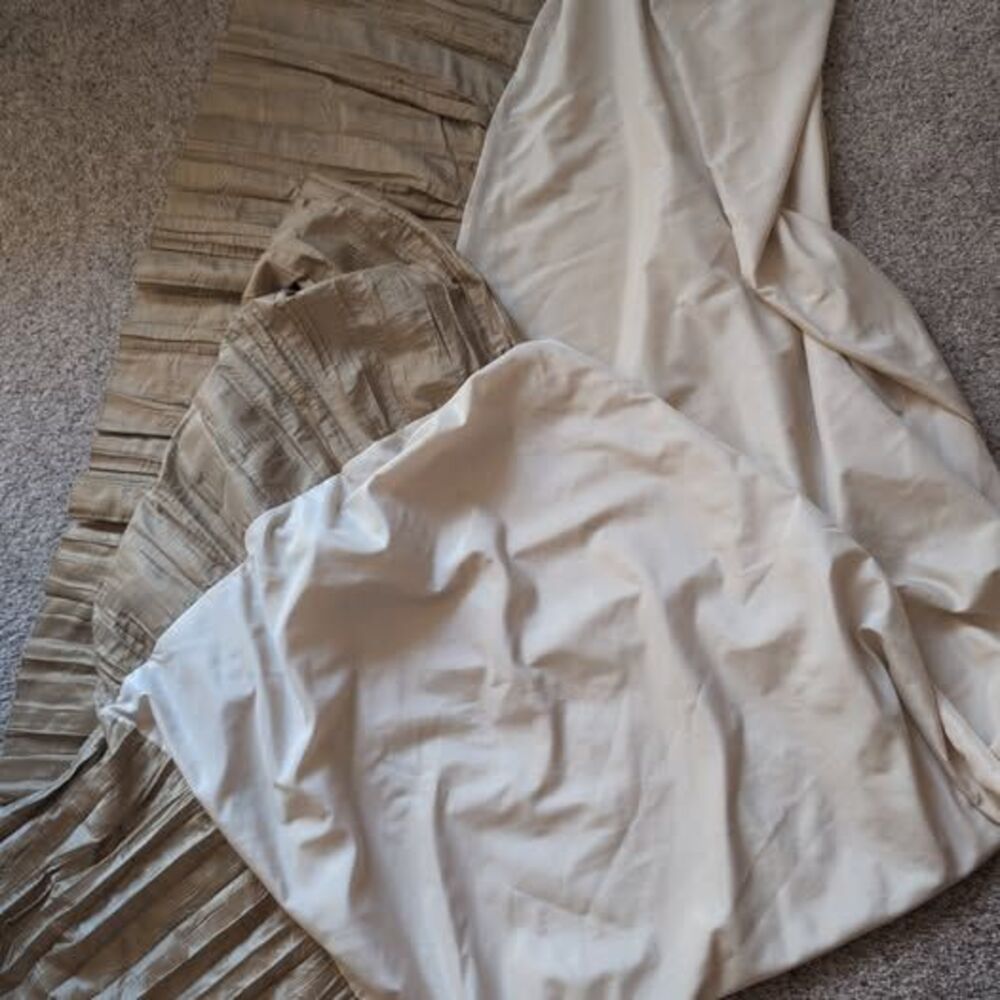 Queen Size 60x80 Gold Bedskirt - Picture 2 of 6